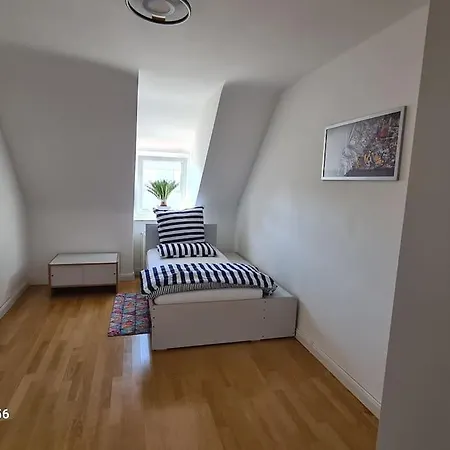 Modernes Mit 3 Zimmern Apartment